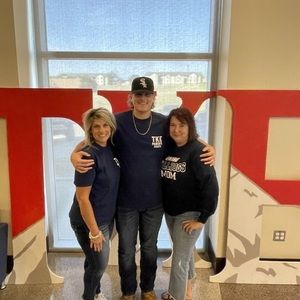 Meet your Posher, Elijah